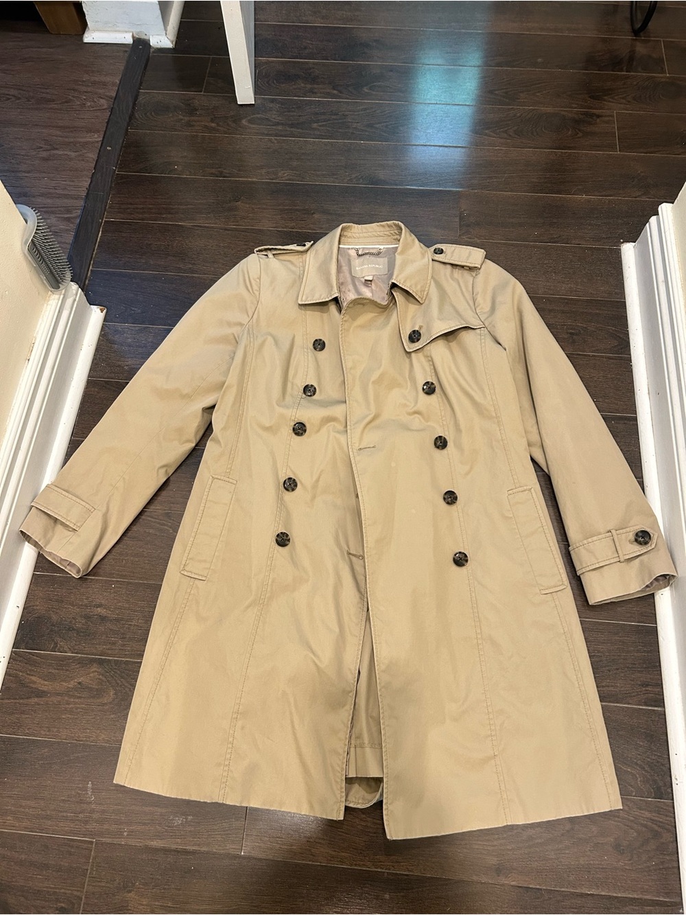 Banana Republik ladies Classic Trench Coat - Beige